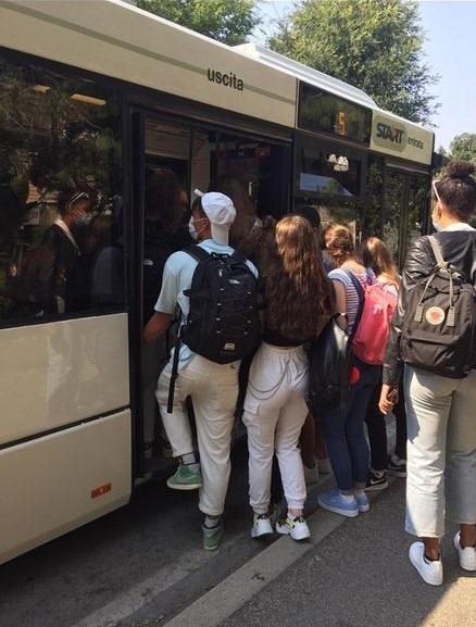 cesena autobus e treni affollati gli studenti restano a piedi e nessuno fa nulla romagnauno